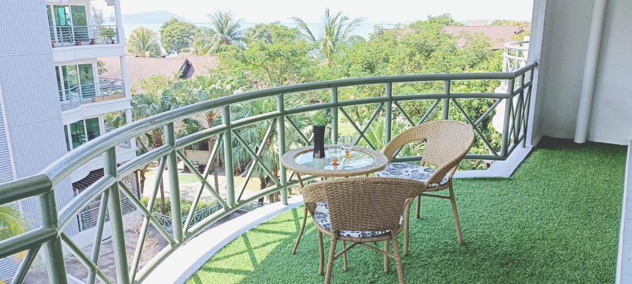 Perdana Serviced Apartment & Resorts Padang Mat Sirat Exterior foto