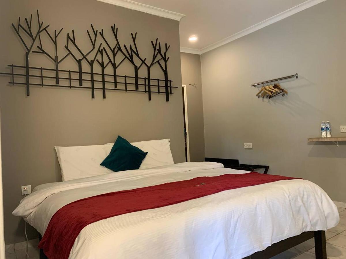 Perdana Serviced Apartment & Resorts Padang Mat Sirat Exterior foto